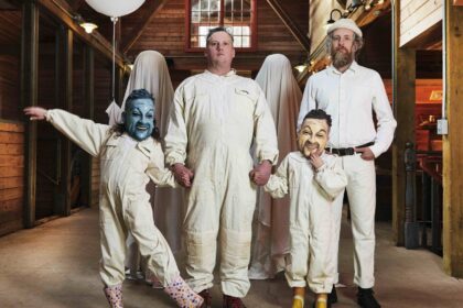 Modest Mouse anuncia novo álbum “An Eraser And A Maze” e lança a faixa “Picking Dragon’s Pockets”