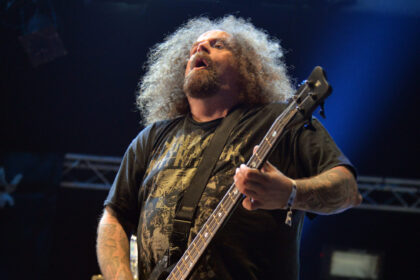 Shane Embury, do Napalm Death, detalha batalha contra pancreatite e alcoolismo