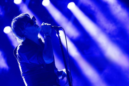 The Strokes anunciam turnê mundial e álbum “Reality Awaits”