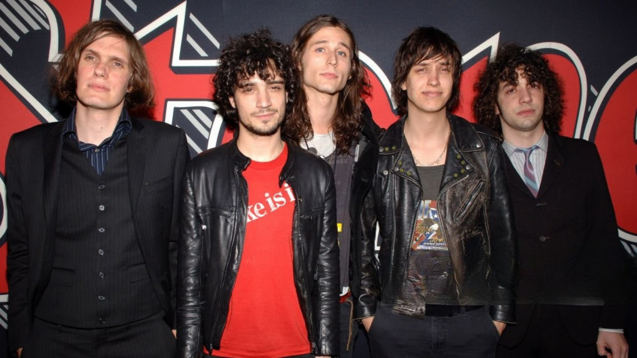 The Strokes anuncia novo álbum “Reality Awaits”