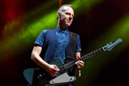 Tom Dumont revela diagnóstico precoce de Parkinson