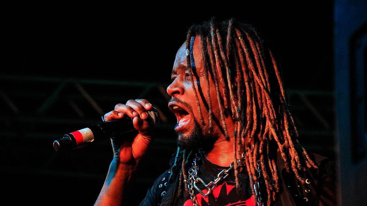 Toni Garrido vence ação contra ex-Cidade Negra