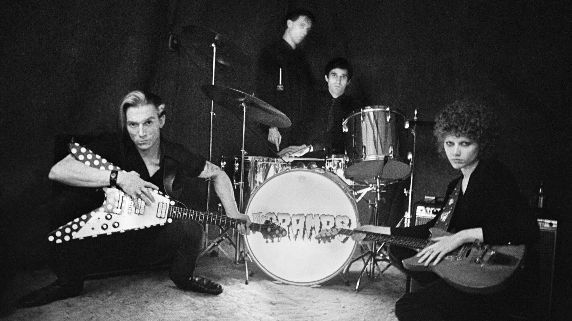 Ian MacKaye e Henry Rollins fazem parceria com Poison Ivy para relançar catálogo do The Cramps