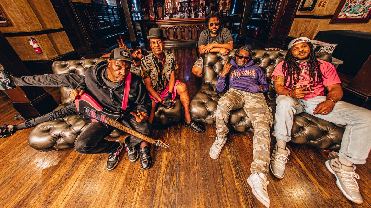 Fishbone, nome histórico da fusão entre punk, ska e funk, volta a São Paulo em outubro