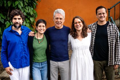 Chico Buarque e família participam do single duplo do grupo Escafandristas