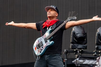 Tom Morello lança single com Serj Tankian e filho