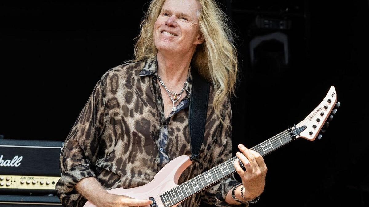 Adrian Vandenberg detalha bastidores da gravação do solo de “Here I Go Again”