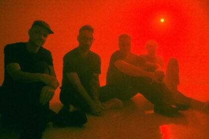 American Football detalha “LP4”, parceria com Turnstile e influência em novas gerações