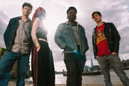 Bloc Party anuncia novo álbum “Anatomy Of A Brief Romance” e single “Coming On Strong”