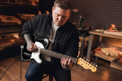 Fender lança guitarra Telecaster ’59 custom com Brian Fallon do The Gaslight Anthem