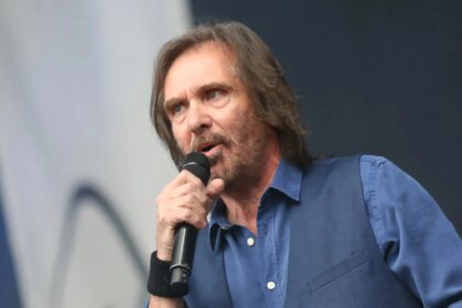 Morre Dennis Locorriere, vocalista do Dr. Hook, aos 76 anos