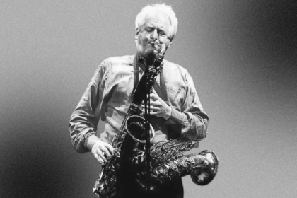 David Gilmour anuncia a morte de Dick Parry, saxofonista do Pink Floyd