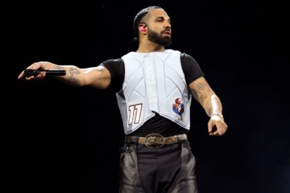 Drake surpreende e lança três álbuns de uma só vez