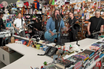 Foo Fighters leva ‘Your Favorite Toy’ ao palco do Tiny Desk