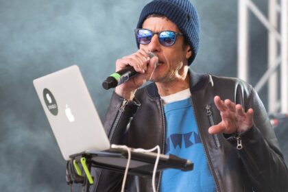Mike D, dos Beastie Boys, lança seu primeiro single solo, “Switch Up”
