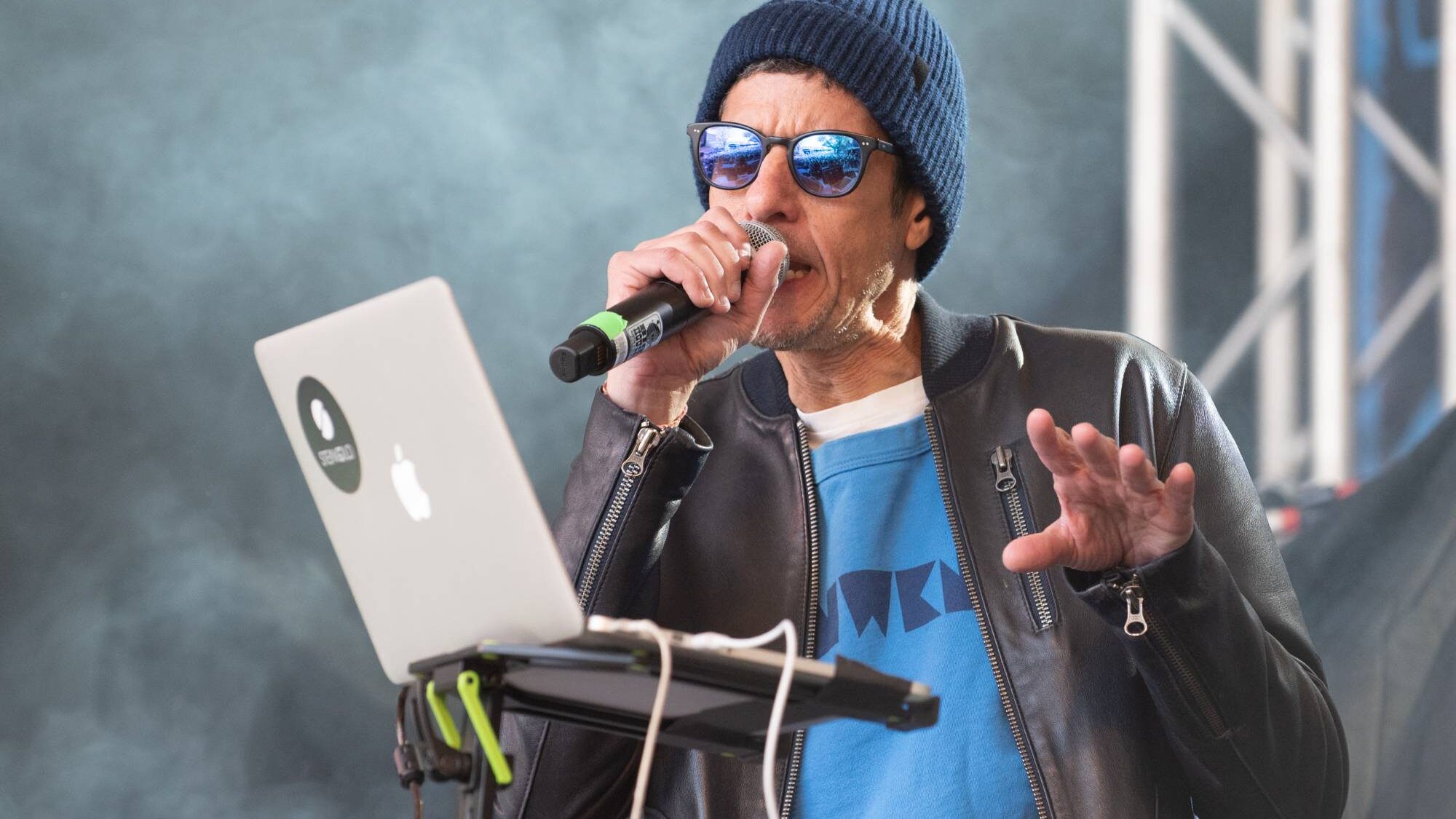 Mike D, dos Beastie Boys, lança seu primeiro single solo, “Switch Up”