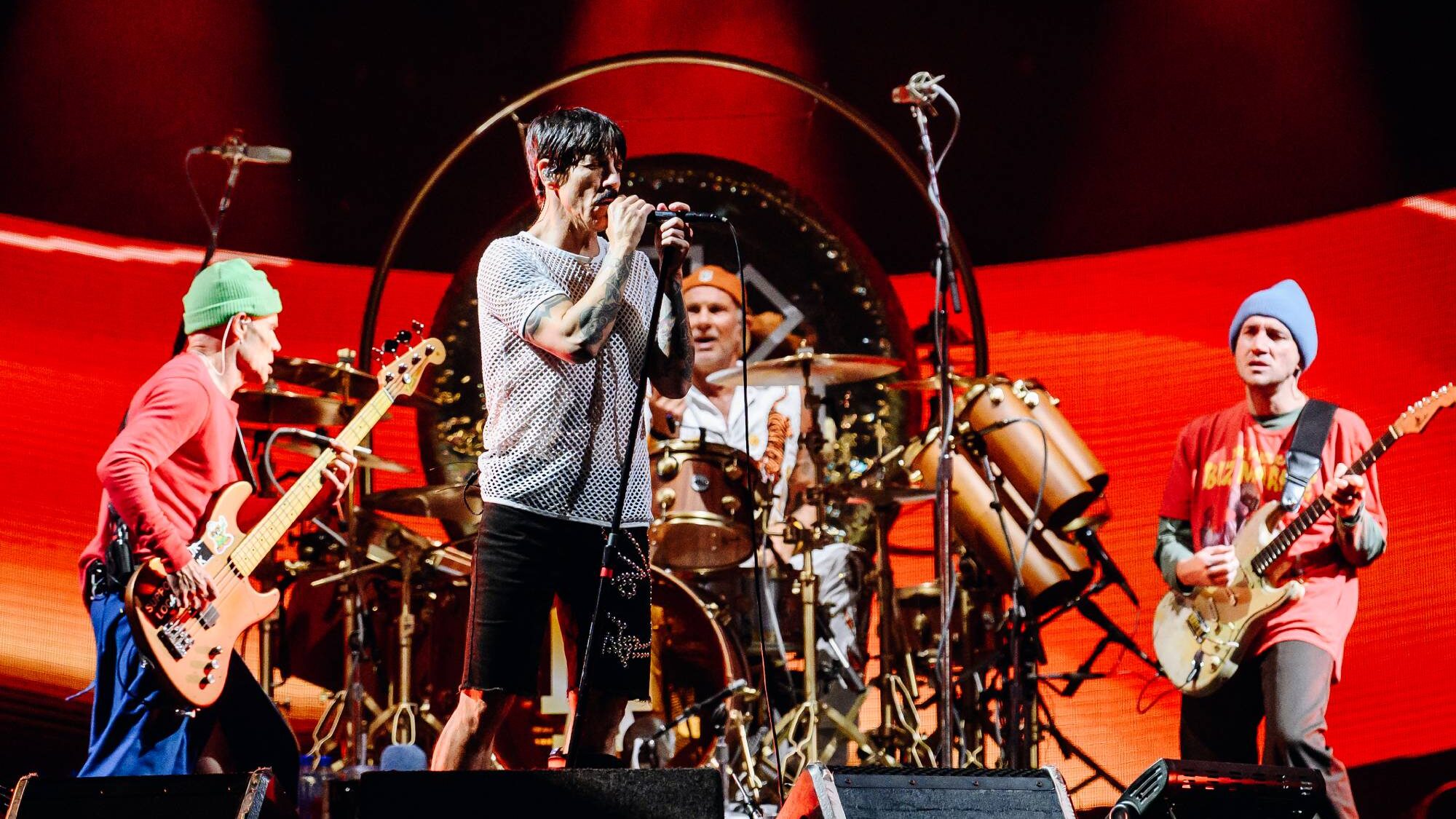 Red Hot Chili Peppers vende catálogo musical para Warner Music Group por US$ 300 milhões