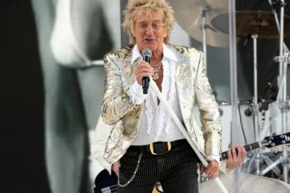 Rod Stewart sugere aposentadoria dos palcos após turnê no Reino Unido em 2027