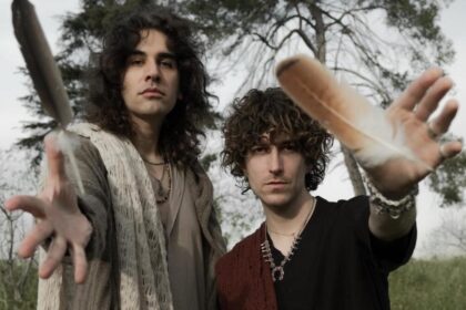Stanley Simmons, banda dos filhos de Paul Stanley e Gene Simmons, lança novo single “Temporary Love”