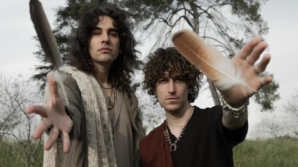 Stanley Simmons, banda dos filhos de Paul Stanley e Gene Simmons, lança novo single “Temporary Love”