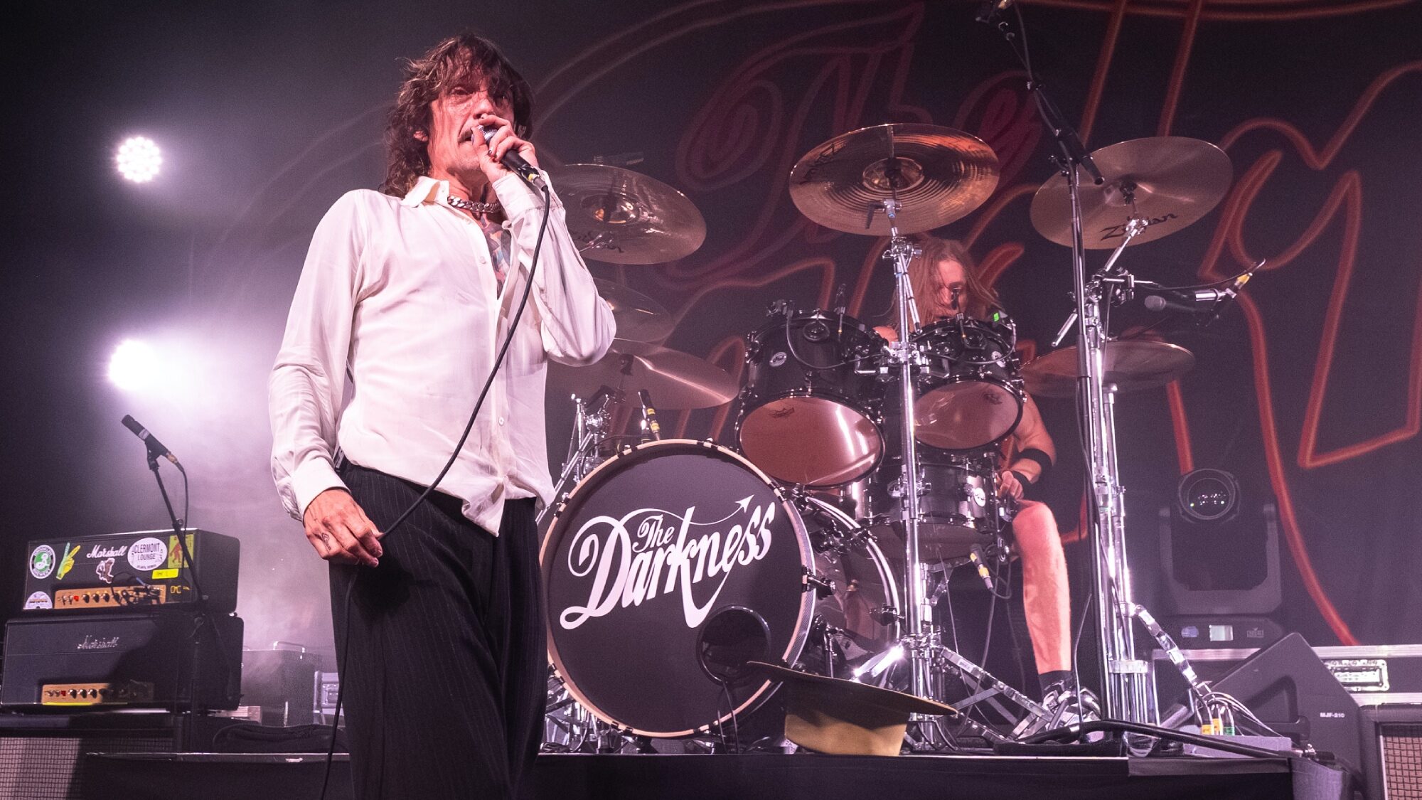 Justin Hawkins, do The Darkness, reage a deepfake de IA em meme viral de Downing Street