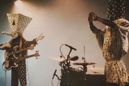 Show do Angine de Poitrine reúne multidão histórica e termina com seis fãs hospitalizados