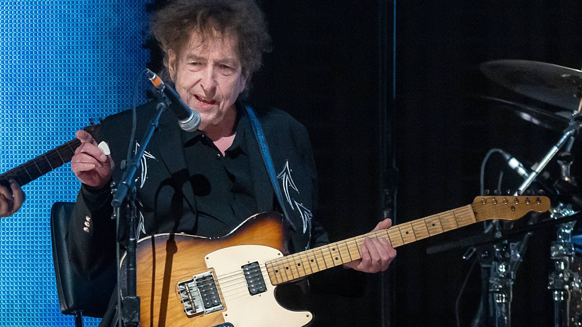 Bob Dylan faz mudanças em sua banda ao vivo com saída de dois guitarristas