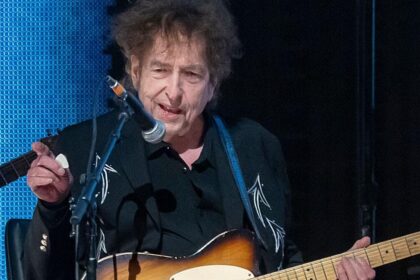 Ex-guitarrista de Bob Dylan se pronuncia sobre sua saída da banda
