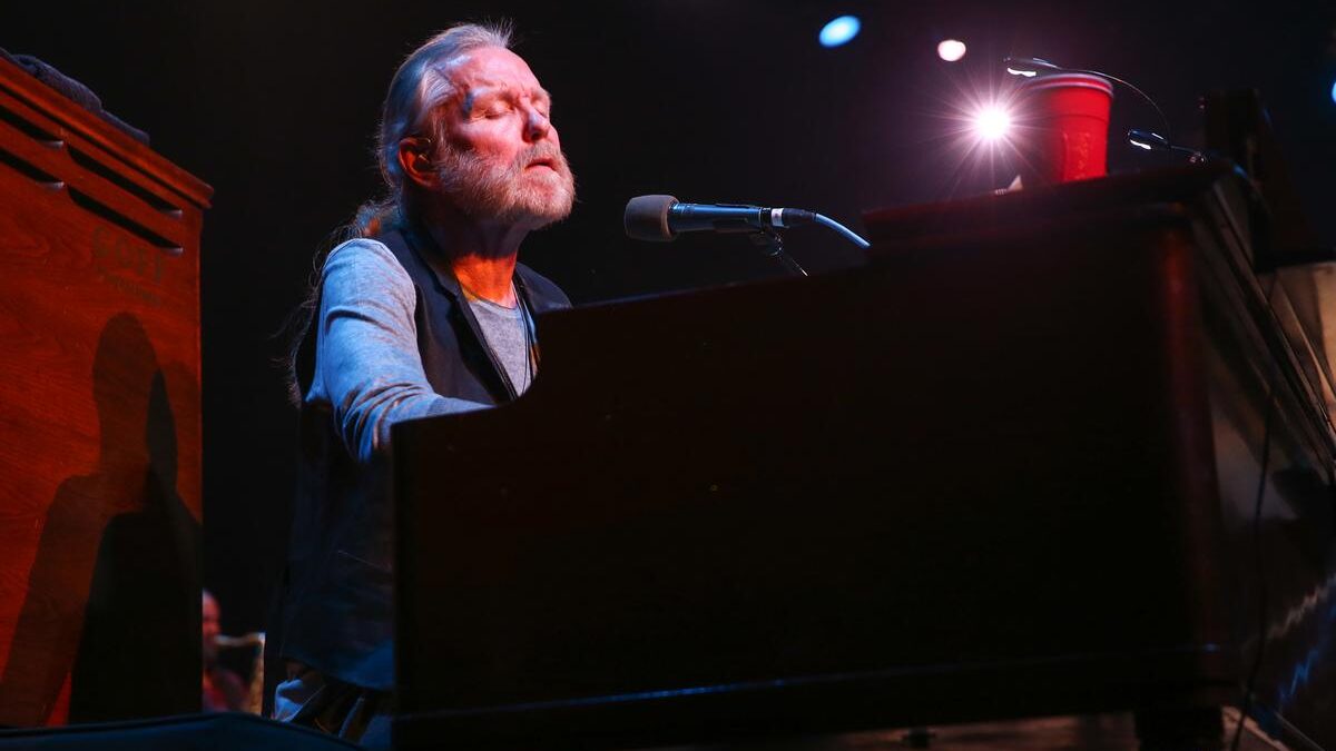 Gregg Allman confronta seus demônios em novo documentário “The Music of My Soul”