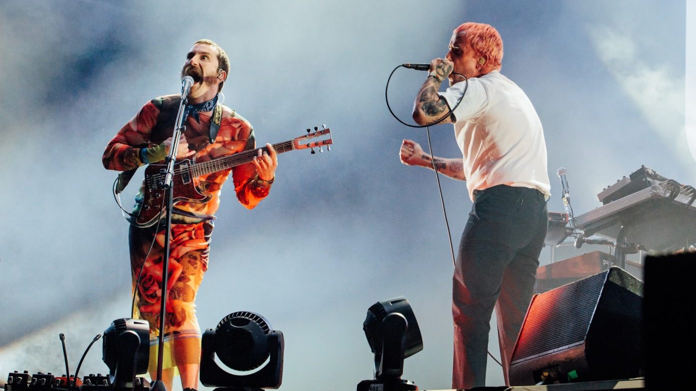 IDLES abre shows com nova música ‘Levitator’