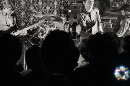 Joy Division anuncia “Eternal (Live)”, uma extensa coleção de gravações ao vivo
