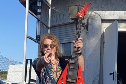 Kai Hansen, do Helloween, anuncia álbum solo “Born With A Hammer” e lança single