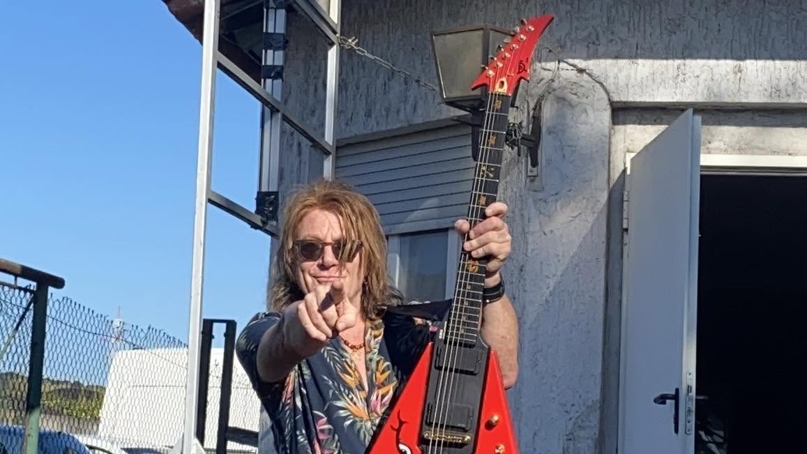 Kai Hansen, do Helloween, anuncia álbum solo “Born With A Hammer” e lança single