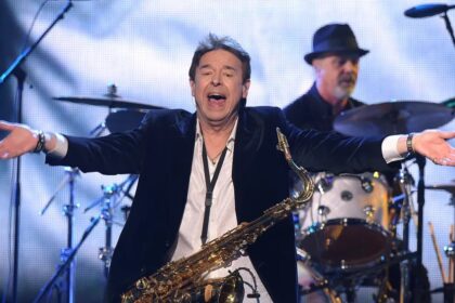 Walter Parazaider, fundador e saxofonista do Chicago, morre aos 81 anos