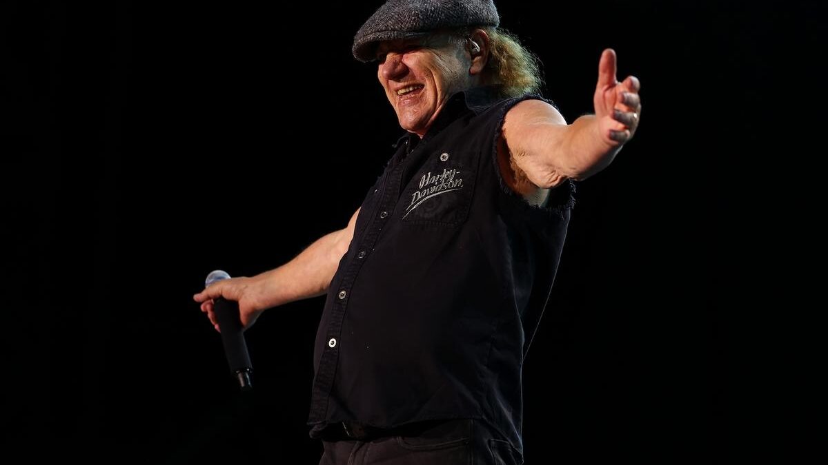 Brian Johnson, do AC/DC, revela que gosta de envelhecer, ao contrário de Mick Jagger