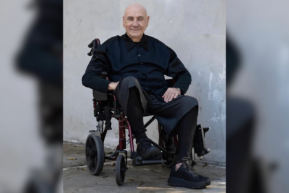 Bill Ward, baterista do Black Sabbath, faz desabafo sobre uso de cadeira de rodas: “não estou me aposentando”