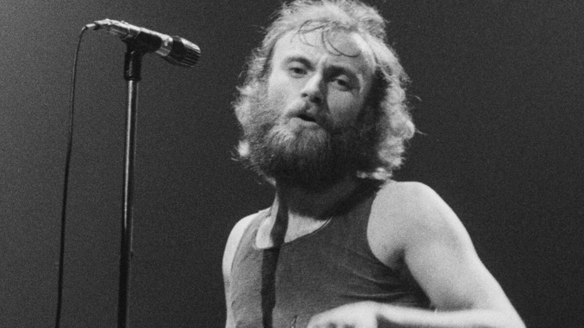 Steve Hackett revela a relutância de Phil Collins em ser vocalista do Genesis