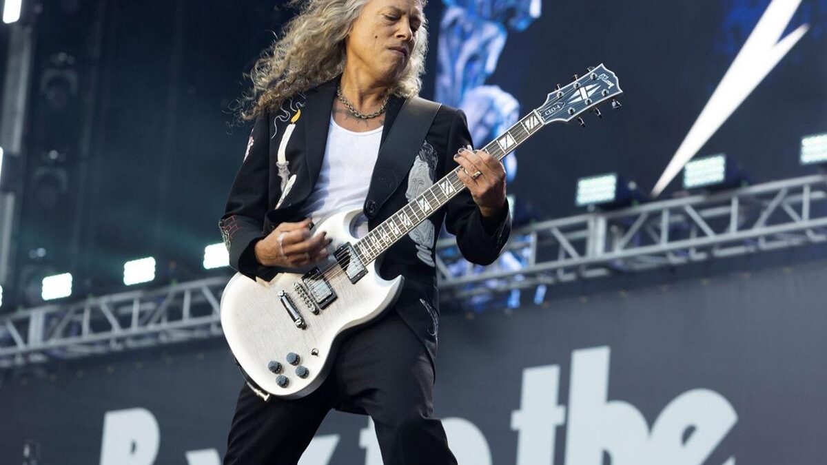 Kirk Hammett, do Metallica, sentiu-se mal por pagar pouco em leilão por guitarra de Neal Schon