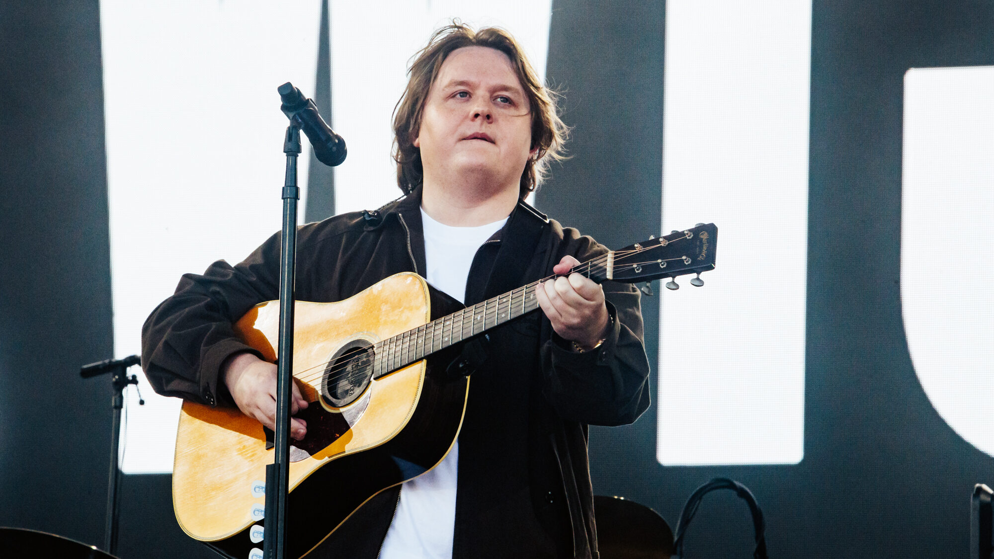 Lewis Capaldi paga rodada para torcedores da Inglaterra após vitória na Copa do Mundo