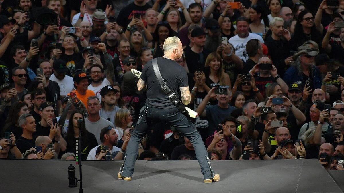 Metallica presta homenagem a Ozzy Osbourne em show final da turnê M72