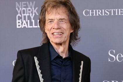 Mick Jagger explica por que prefere shows sem política: “Seu trabalho é fazê-los pirar”