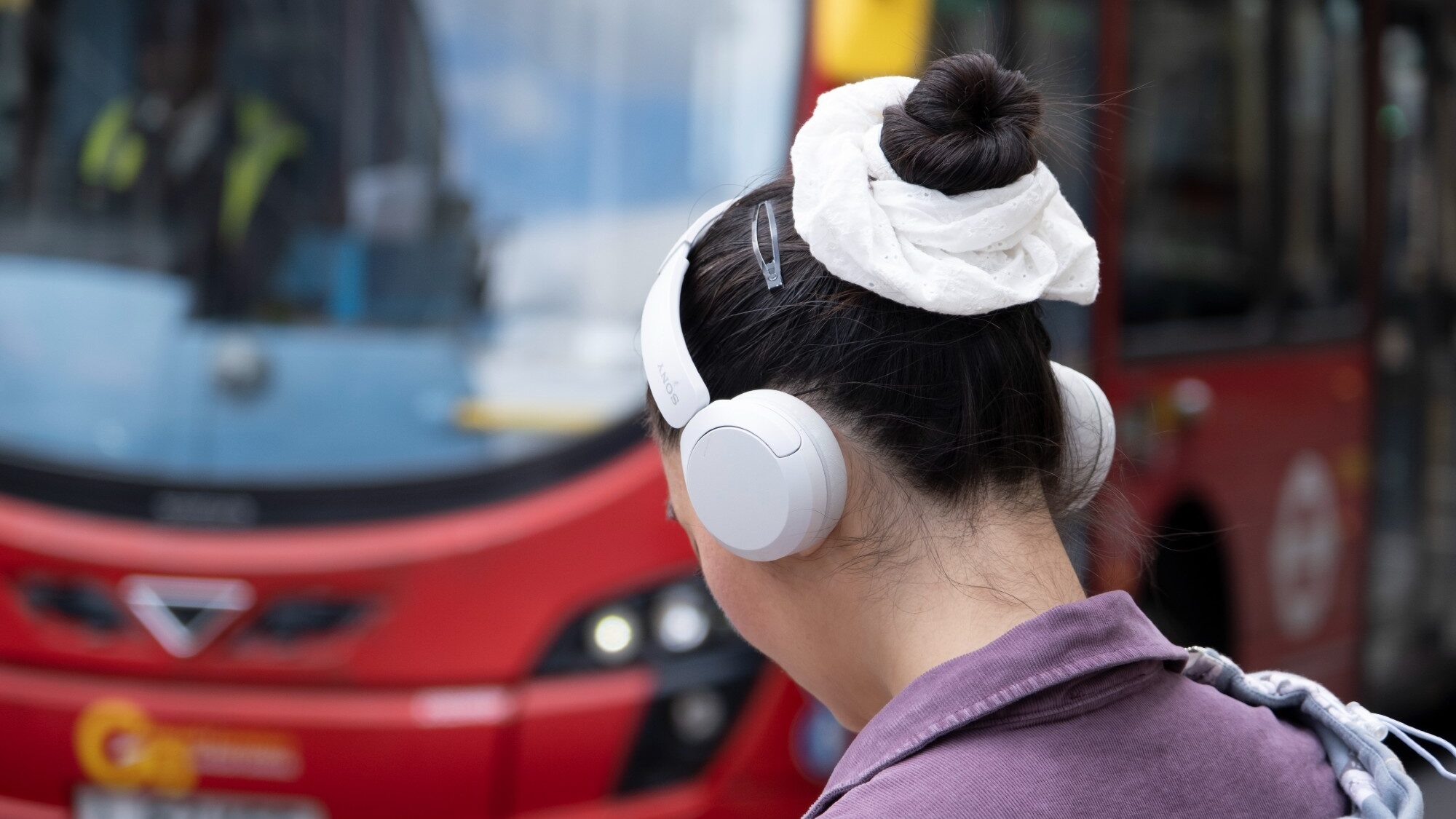 Pesquisa revela que 41% dos britânicos não ouviram um álbum completo em um ano
