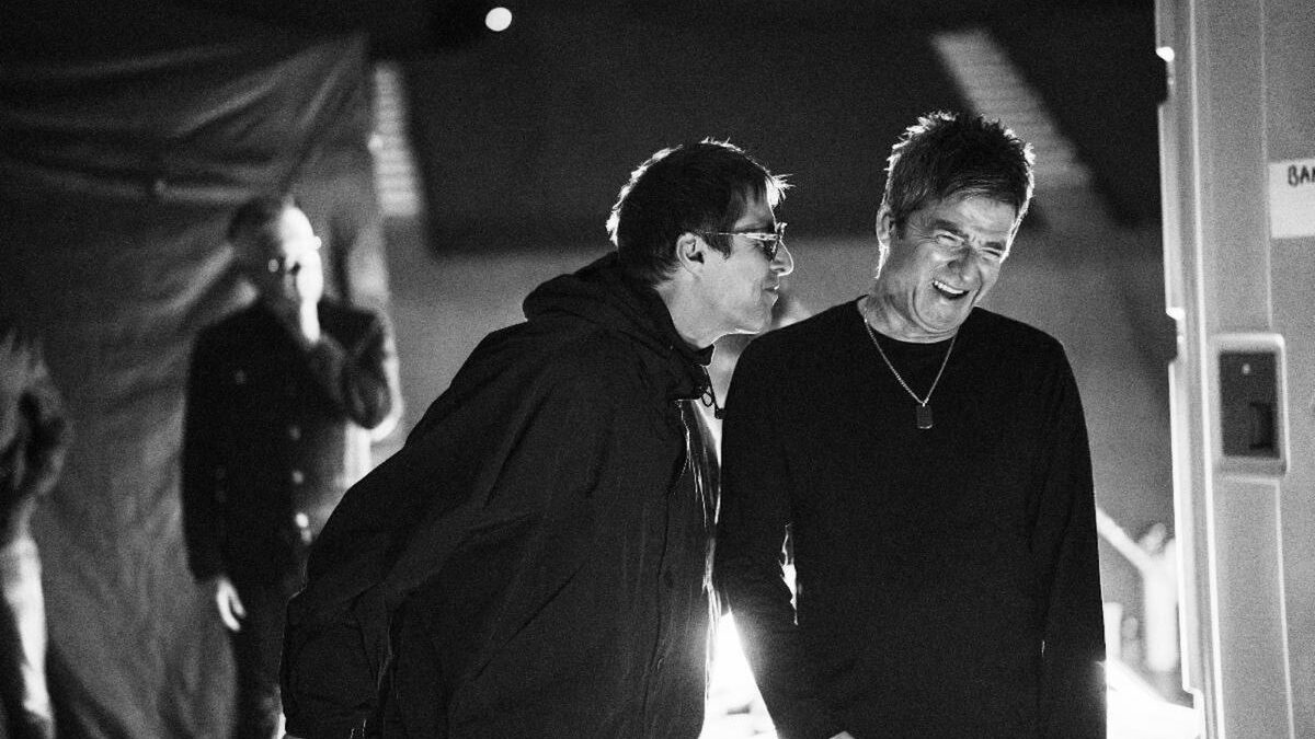 Trailer de “Don’t Look Back in Anger”, filme sobre a reunião do Oasis, é lançado