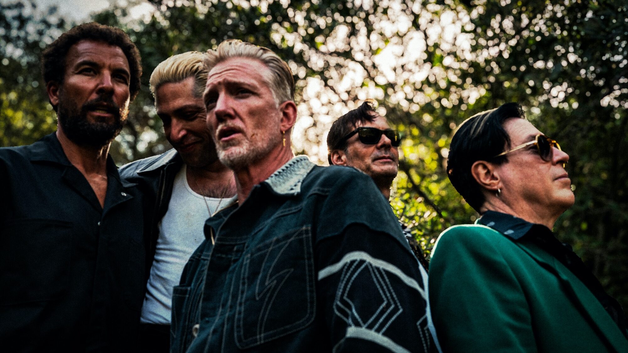 Queens Of The Stone Age lança o novo single “Easy Street”