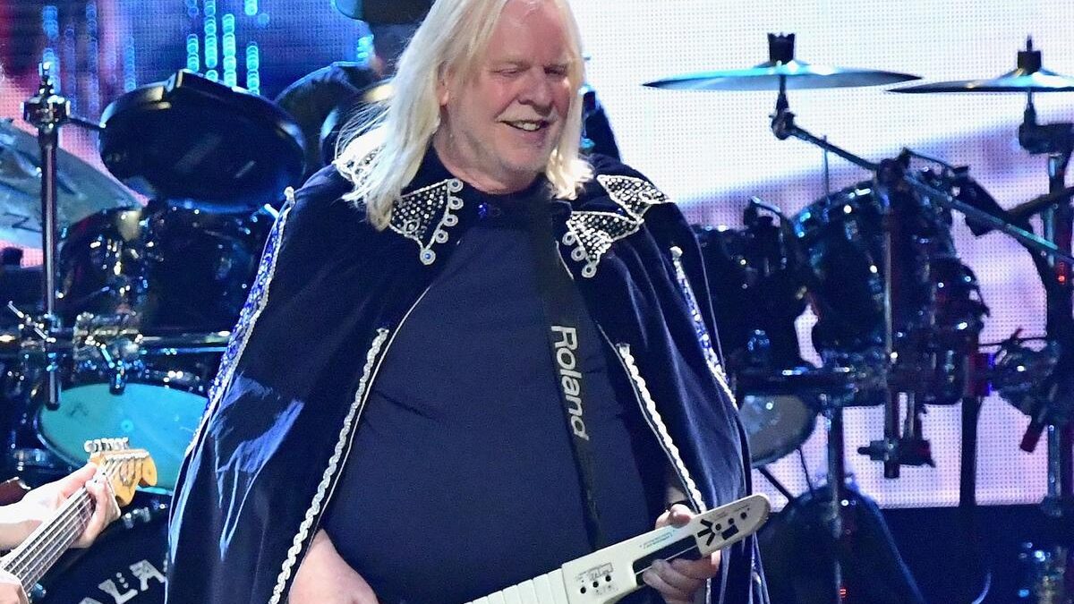Rick Wakeman anuncia turnê “Wizard of Prog” para 2027
