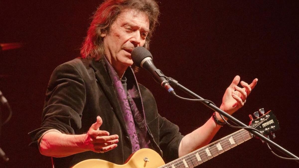 Steve Hackett se mostra aberto a uma reunião do Genesis