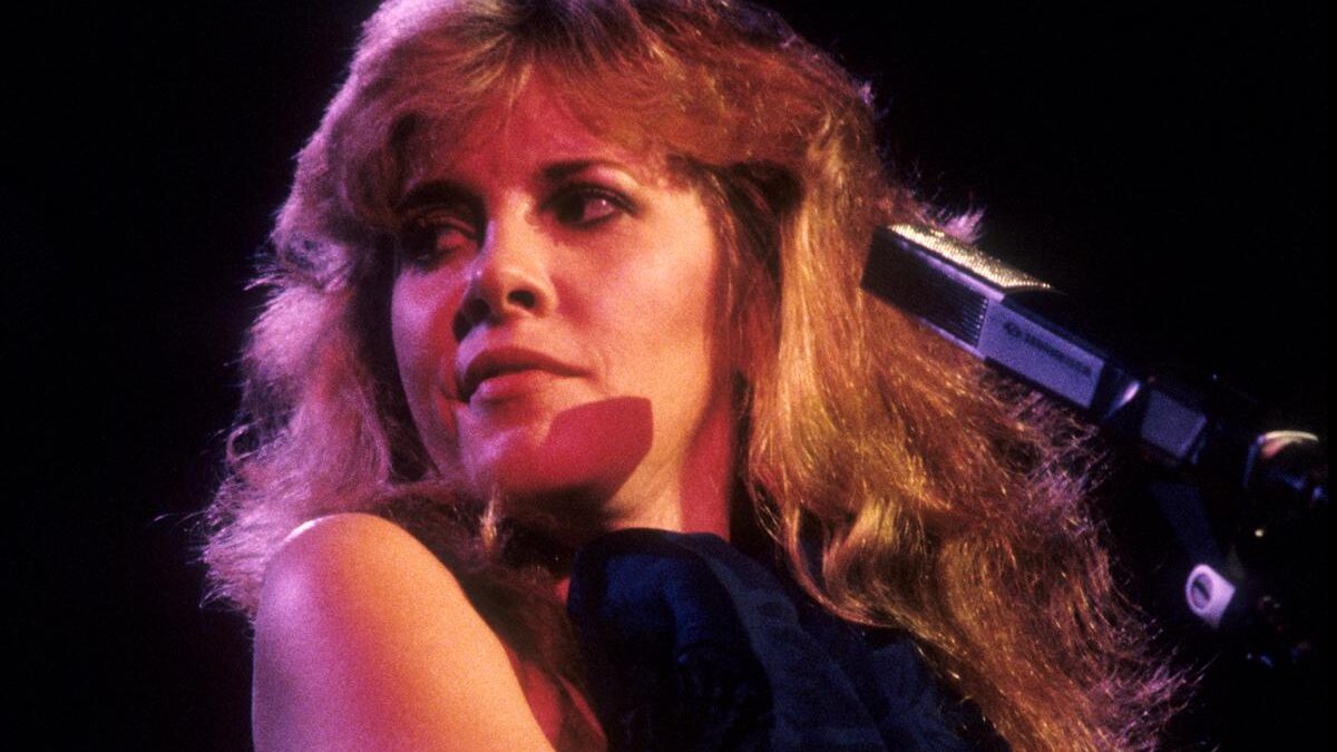 Stevie Nicks revela como ‘Edge of Seventeen’ a ajudou a superar perdas pessoais