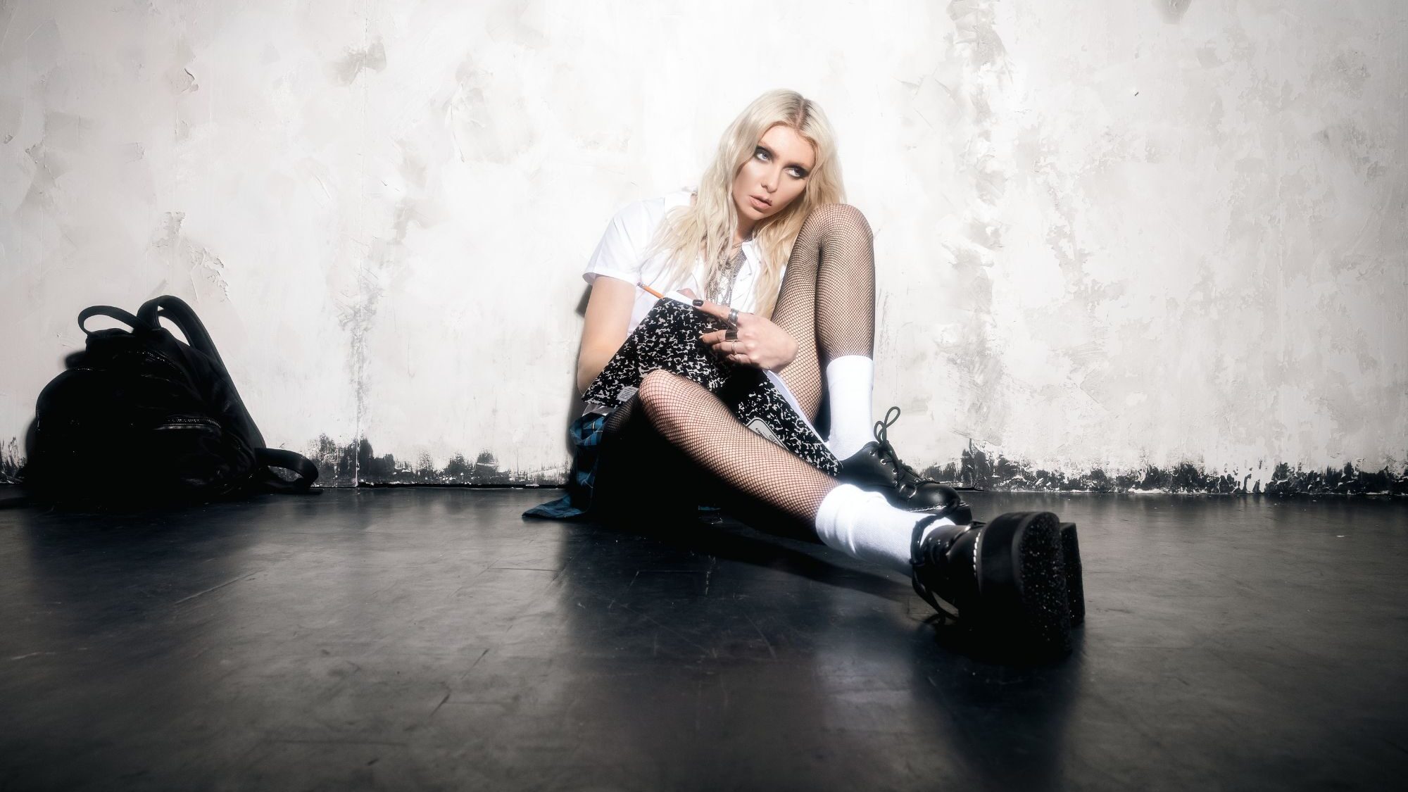 Taylor Momsen fala sobre o novo álbum “Dear God” do The Pretty Reckless