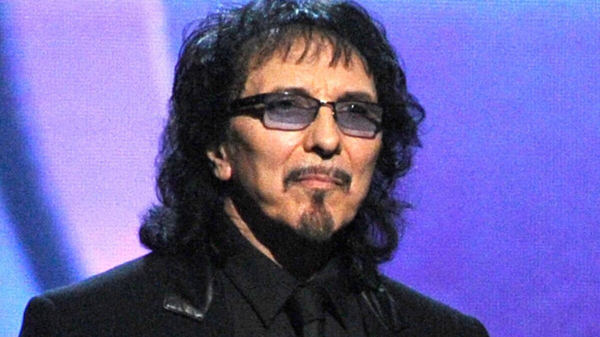 Tony Iommi revela o que não gosta em seu novo álbum solo, “From the Dark”