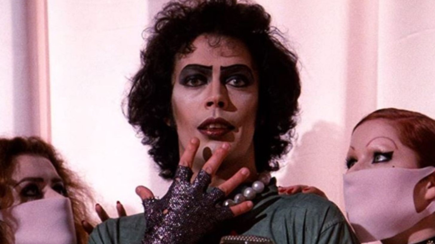 Tim Curry, astro de Rocky Horror Picture Show, morre aos 80 anos
